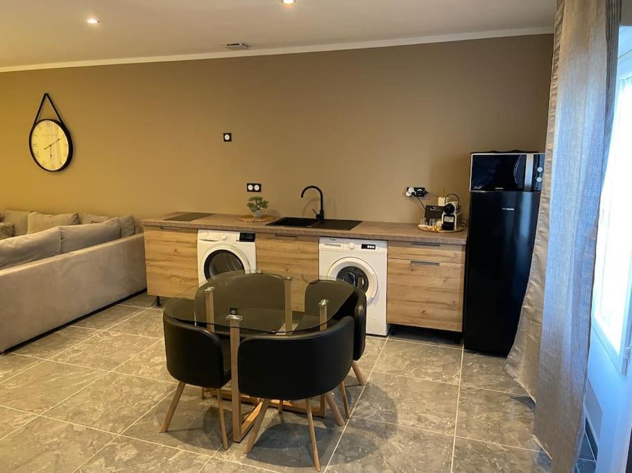 Maison Avec Jacuzzi Orange  Luaran gambar