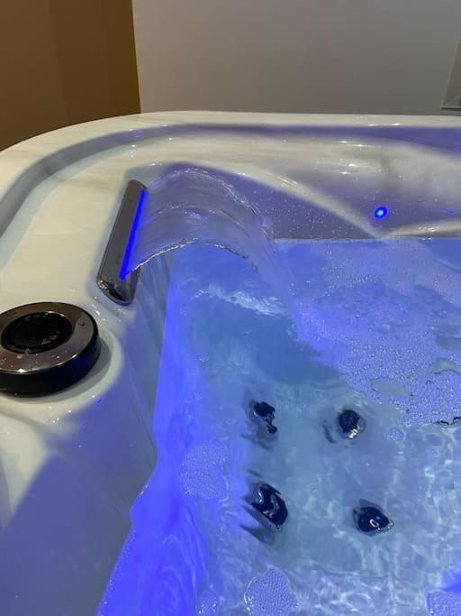 Maison Avec Jacuzzi Orange  Luaran gambar
